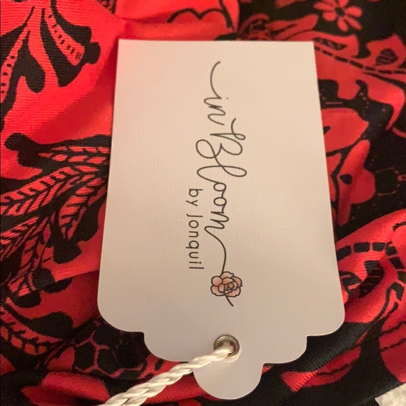 In Bloom by Jonquil lace cami red black crochet - Picture 3 of 3